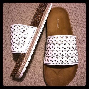 8.5 Woman’s Rhinestone Summer Slides white